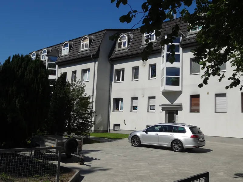 Dachgeschoß - Herrliche Grünlage in ruhiger Seitenstraße — photo 1